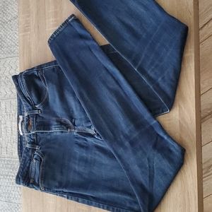 Levi Strauss  721 high rise skinny jeans.
